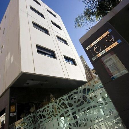 Apartamentos 16:9 Suites 알메리아 외부 사진