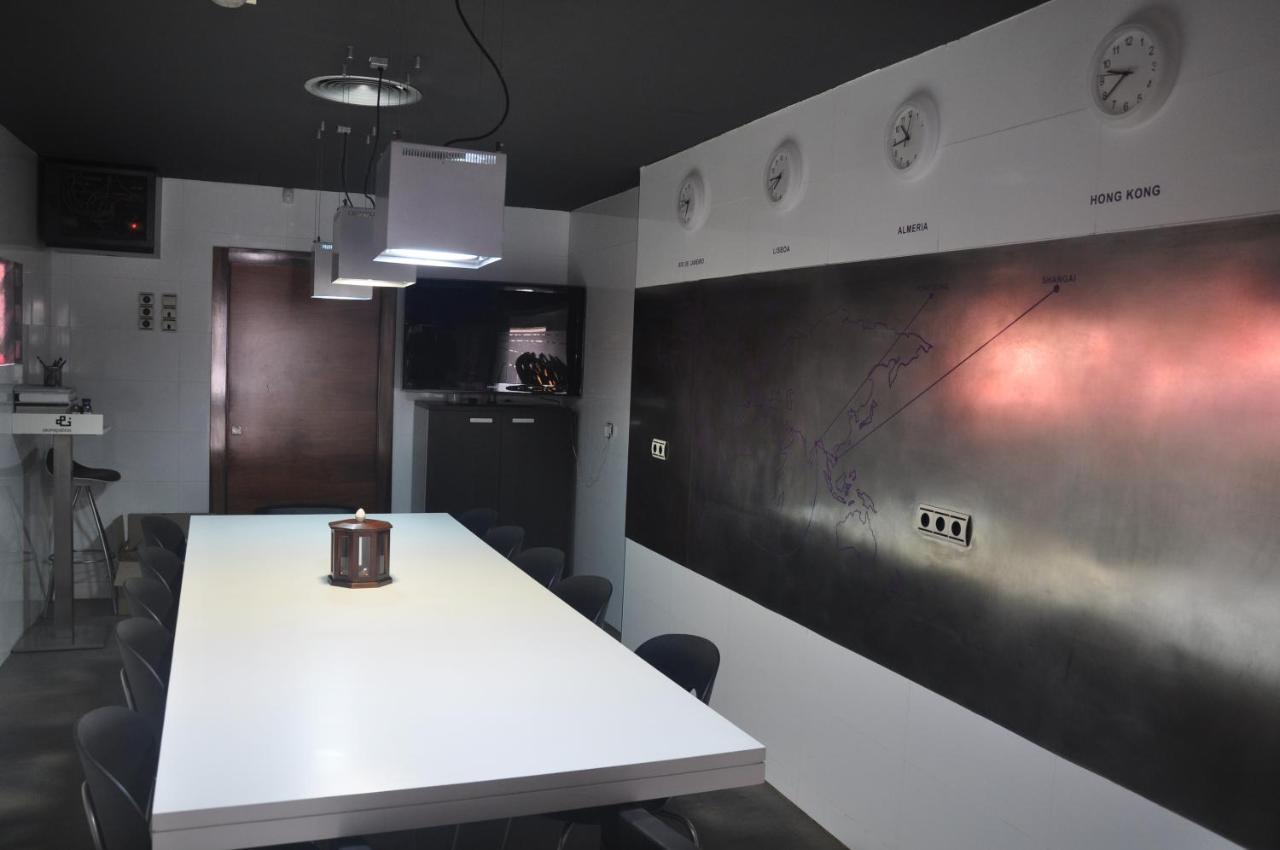 Apartamentos 16:9 Suites 알메리아 외부 사진