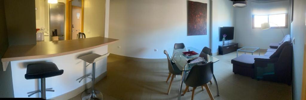 Apartamentos 16:9 Suites 알메리아 외부 사진