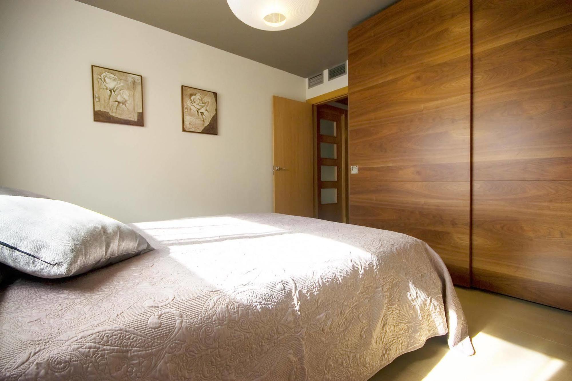 Apartamentos 16:9 Suites 알메리아 외부 사진